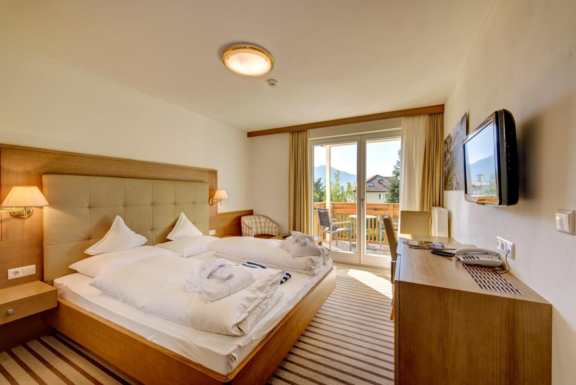 Ruster Resort Lagundo Bagian luar foto