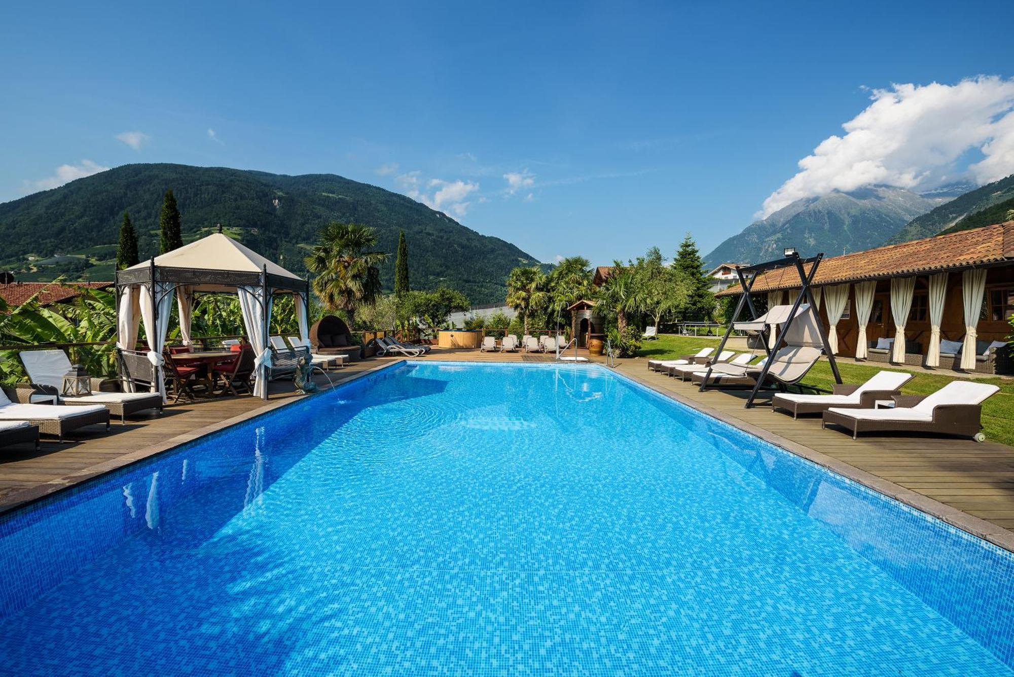 Ruster Resort Lagundo Bagian luar foto